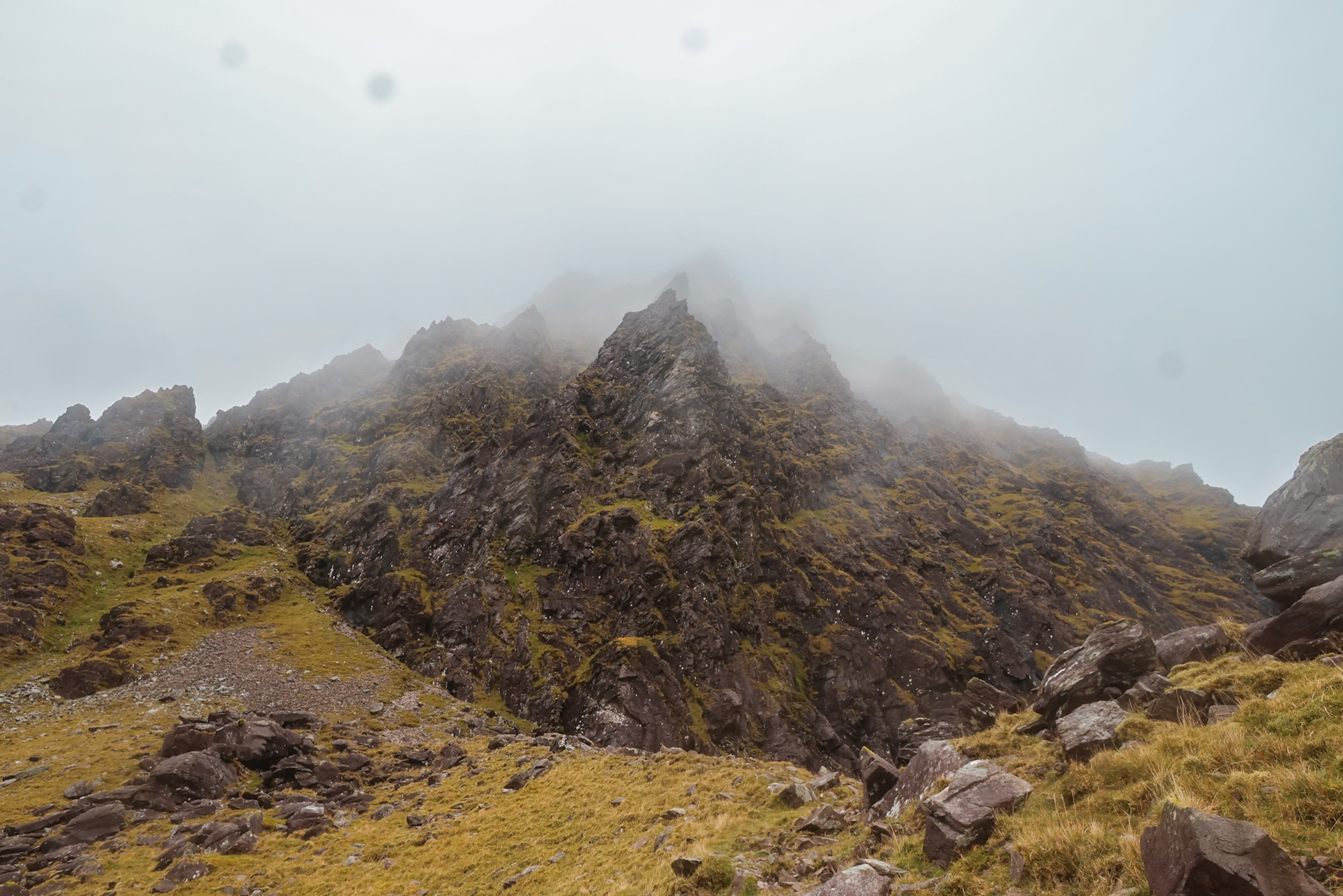 Carrauntoohil Triangular, stony formations rising up from Carrauntoohil.